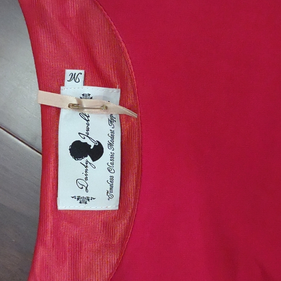 Red Dainty Jewell's dress - Picture 3 of 3